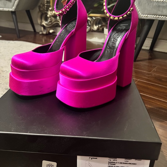 Versace Medusa Aevitas platform pump 35.5 - Picture 4 of 11